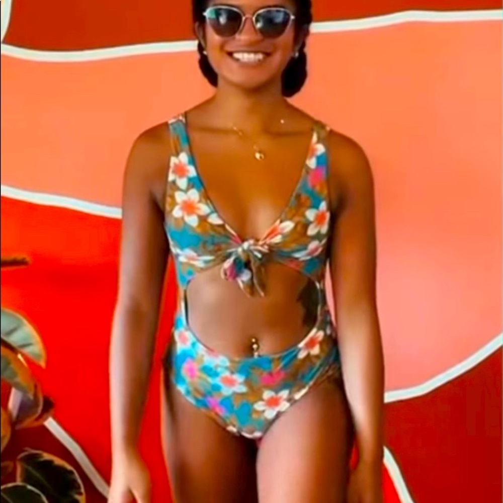 Fused Hawaii one piece monokini swim suit